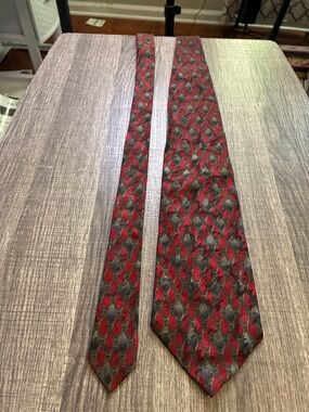 Roundtree & Yorke Red and Gray Patterned Men's Tie